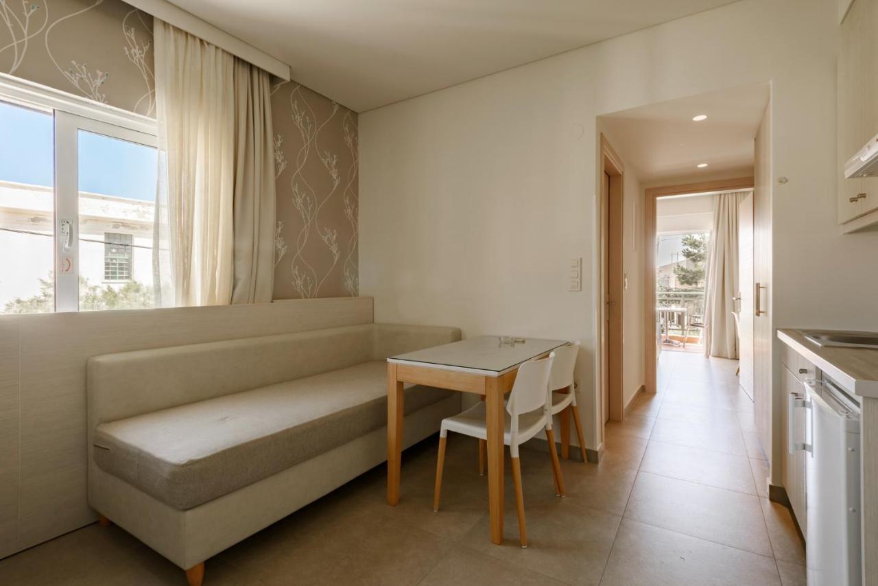 Poseidon Studios & Apartments Palaiochora Eksteriør billede